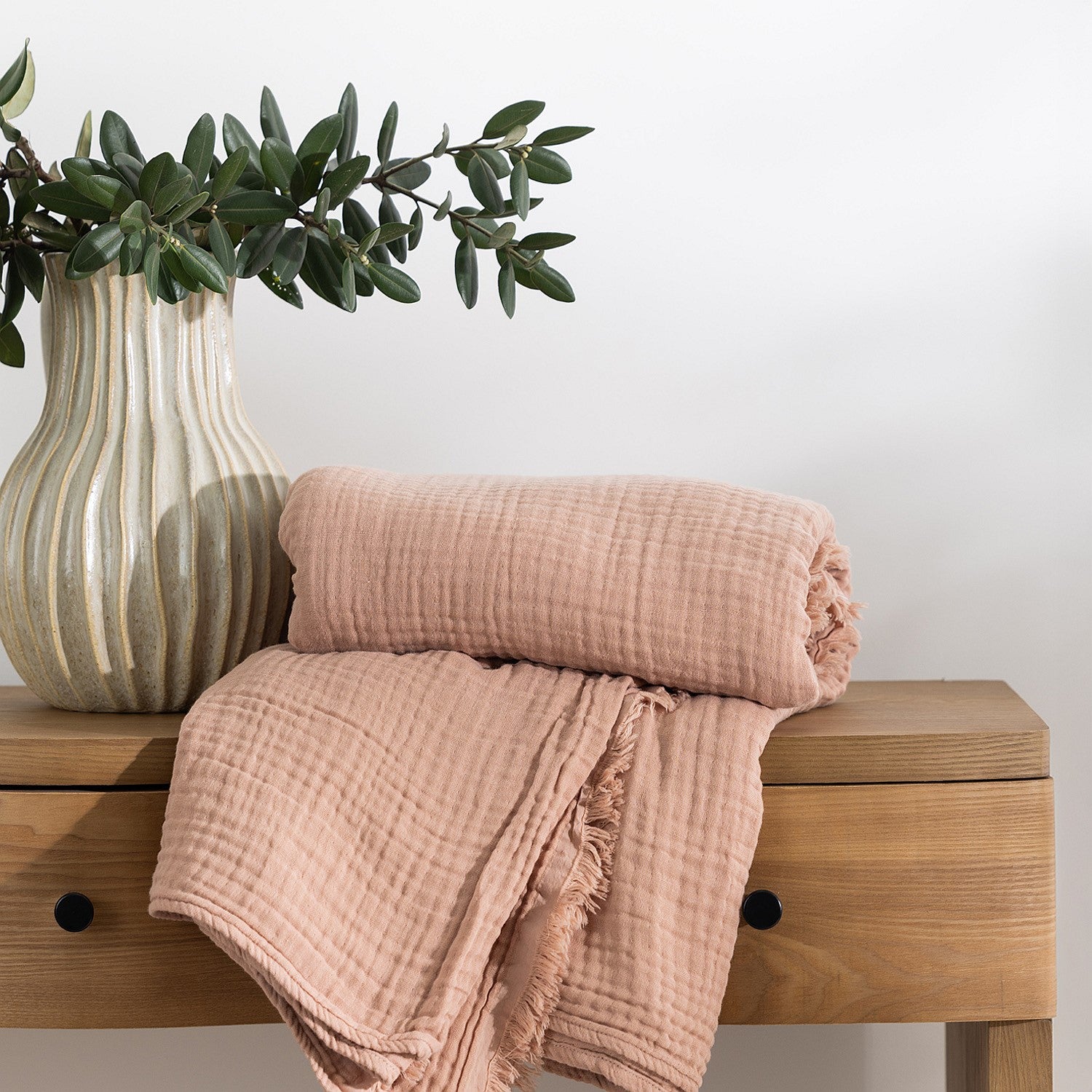 Cove Mira Muslin Blanket