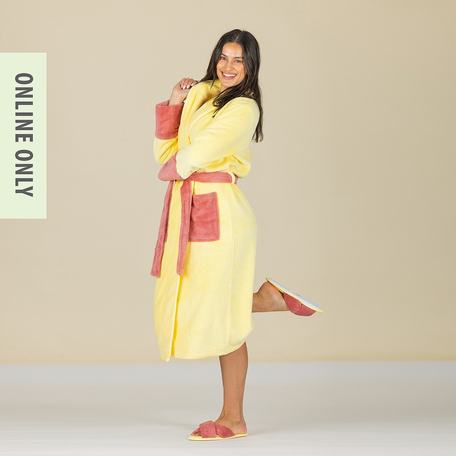 Design Republique Maya Microplush Bathrobe Lemon & Petal