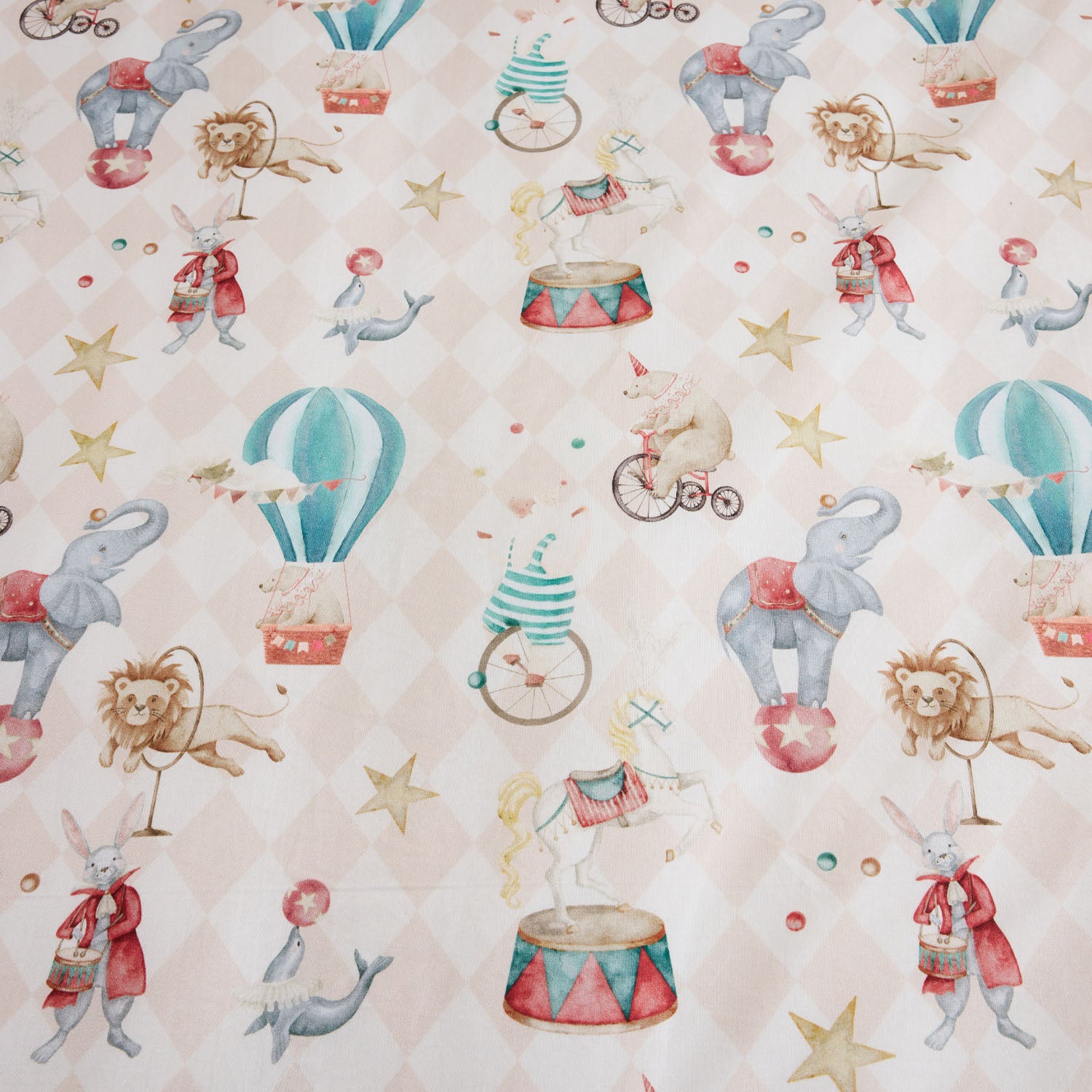 Duvet cover with a carnival pattern 
