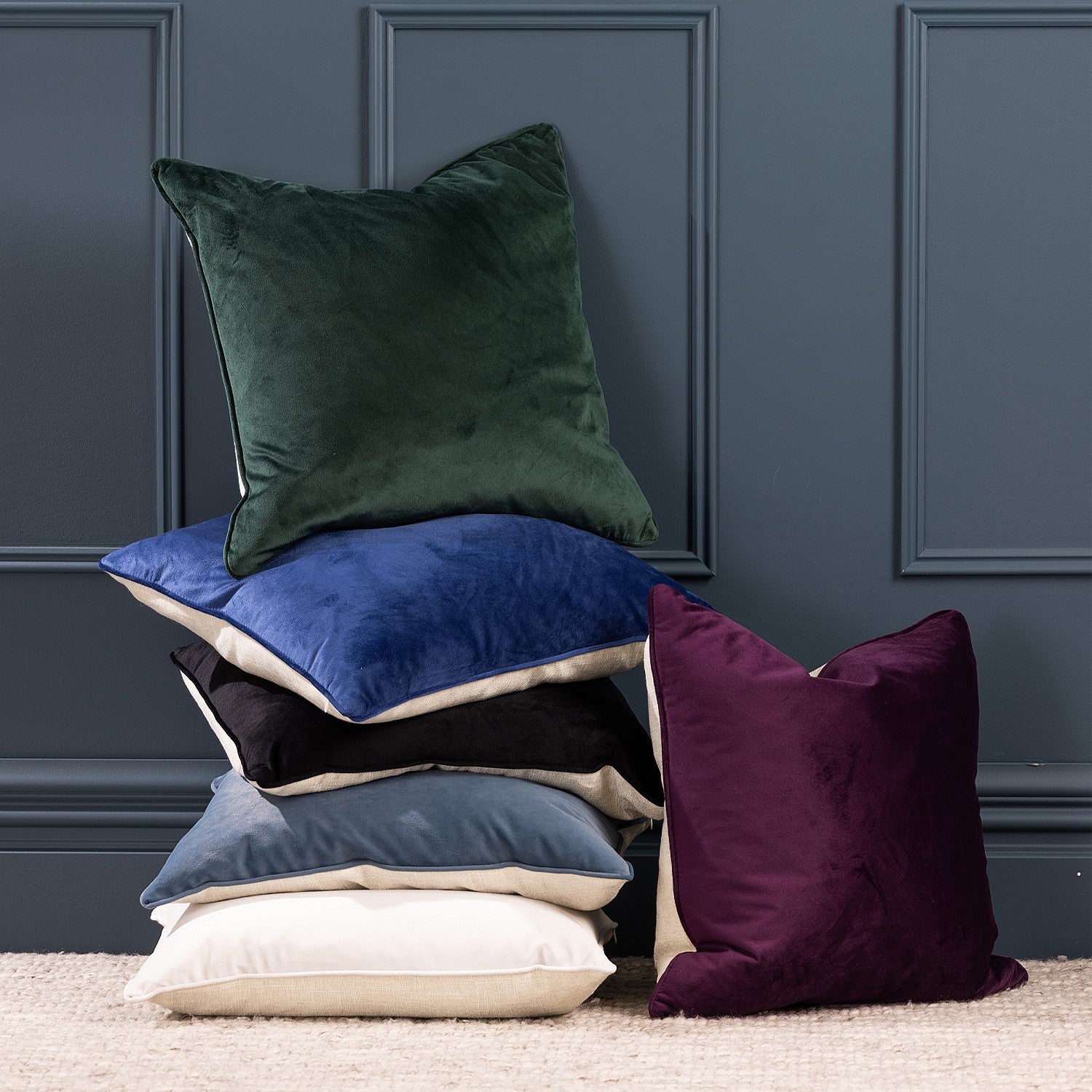 Logan & Mason Amelia Cushion