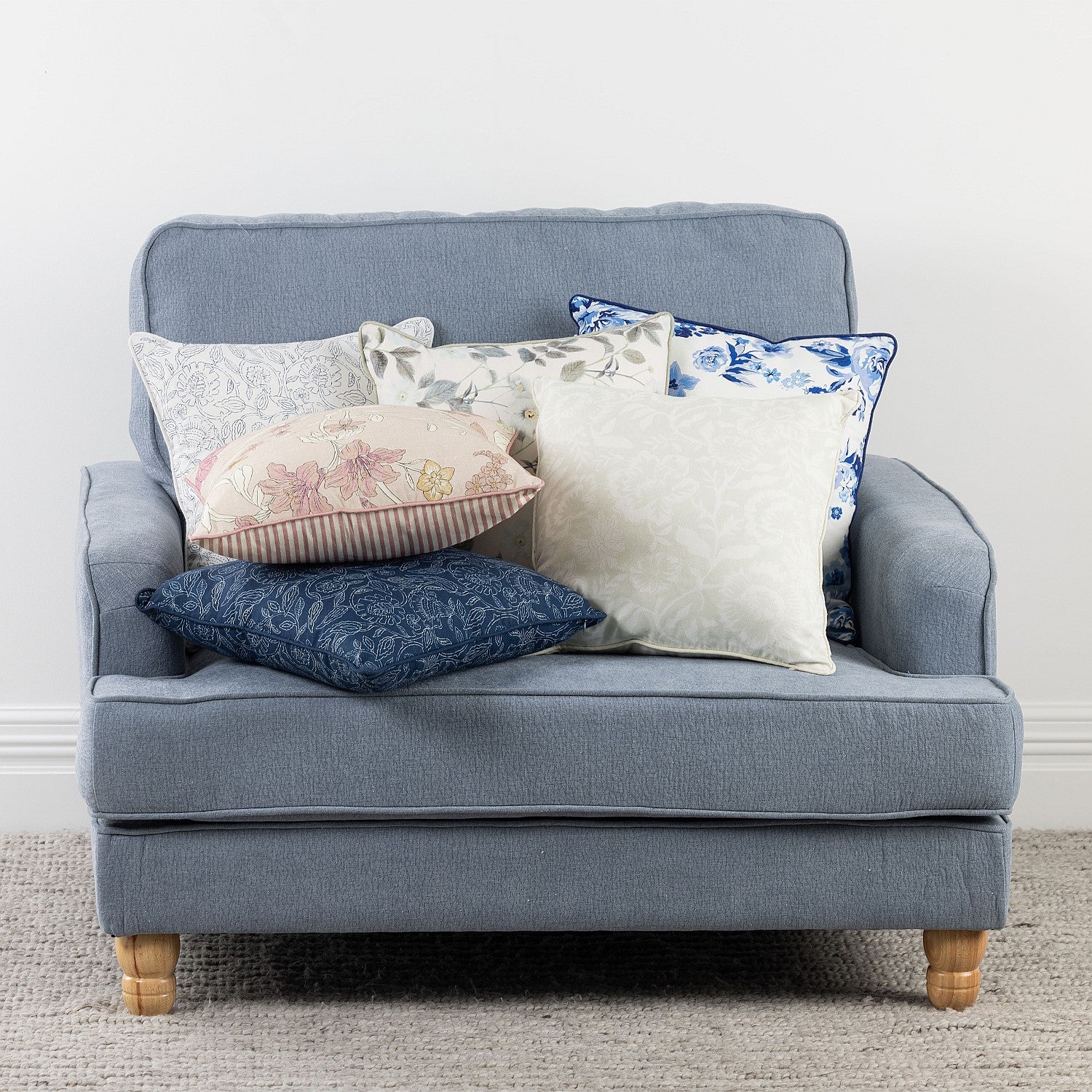Gracious Living Layla Navy Cushion