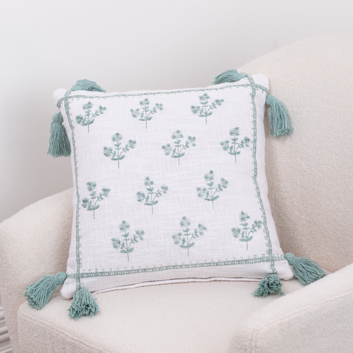 Gracious Living Barnley Embroidered Cushion
