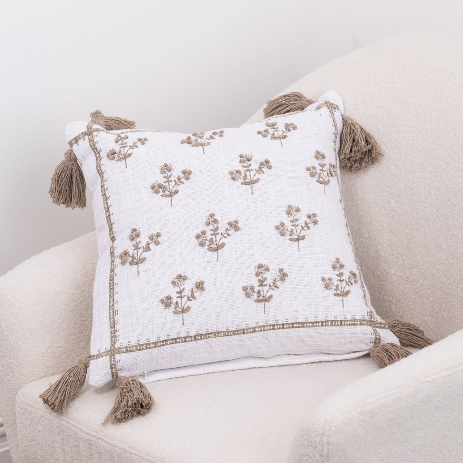 Gracious Living Barnley Embroidered Cushion