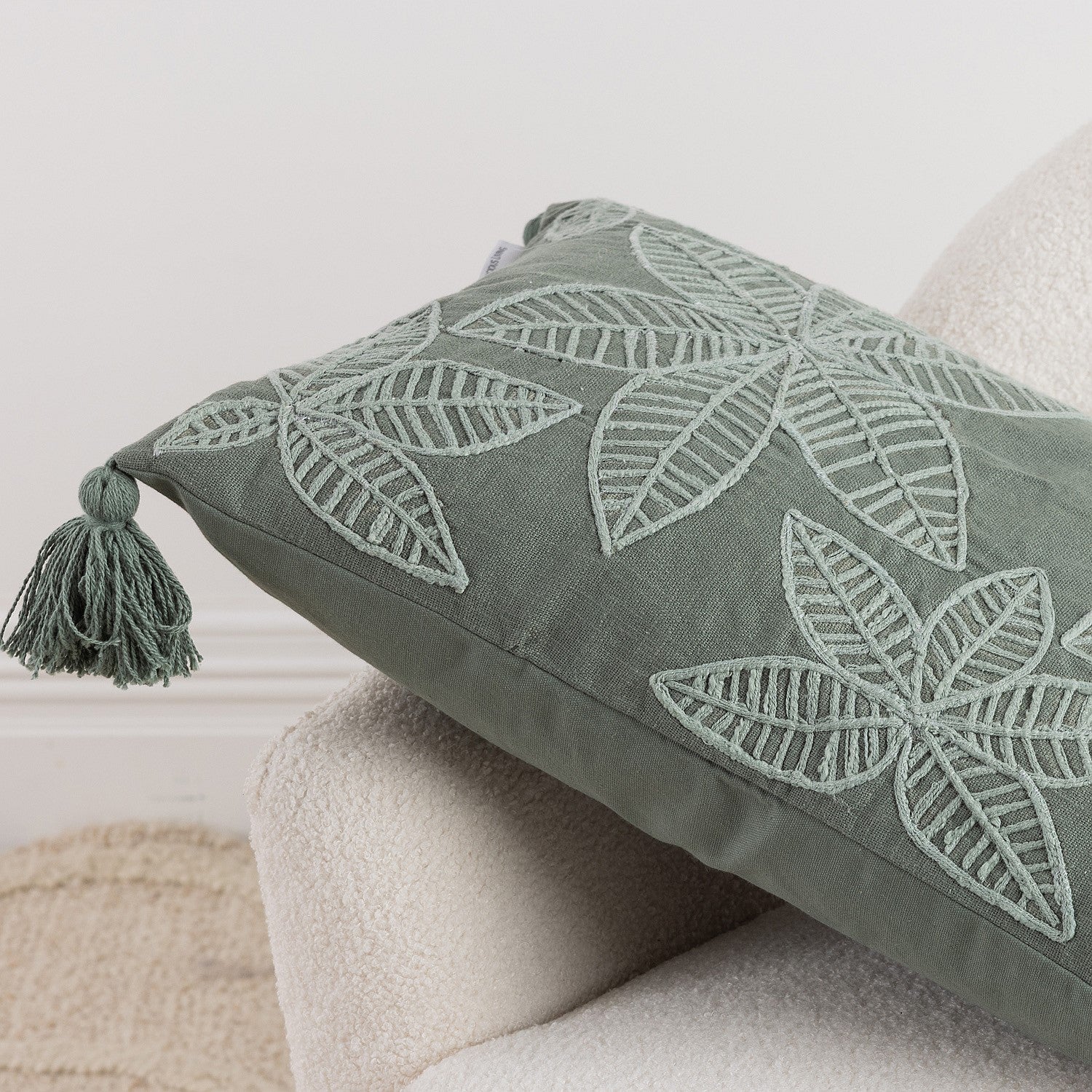 Gracious Living Calla Cushion