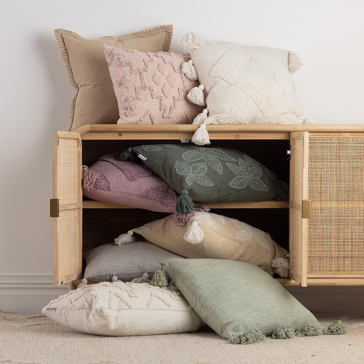 Gracious Living Milan Cushion
