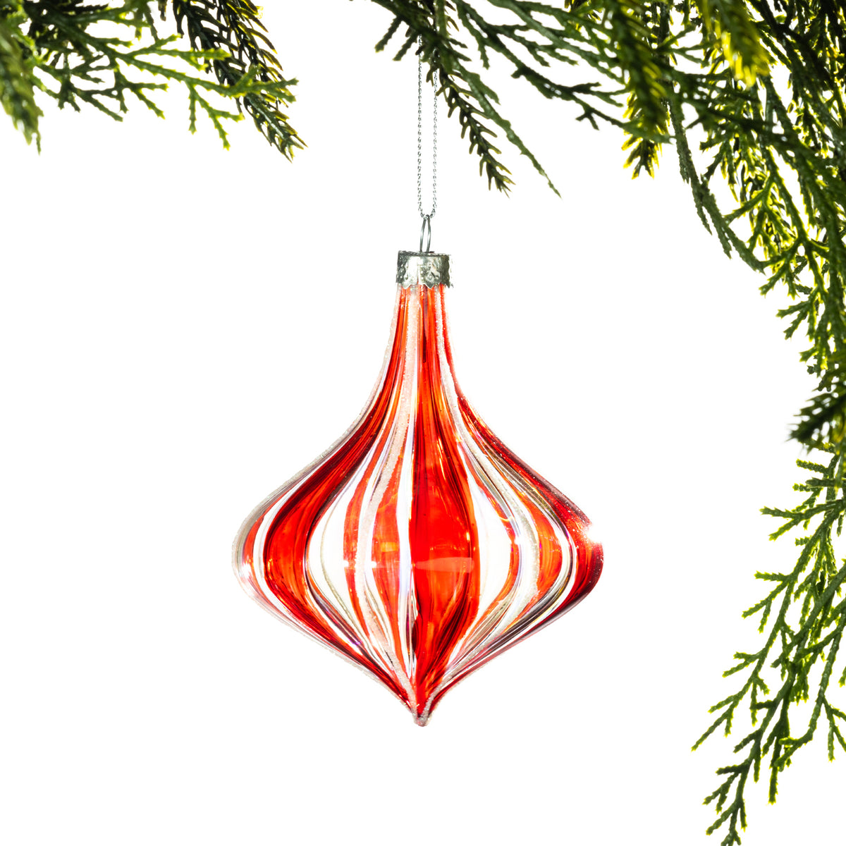 Christmas Wishes Candy Cane Onion Glass Bauble – Onion-shaped glass Christmas bauble featuring curved red and clear vertical stripes with glitter detailing for added festive sparkle.