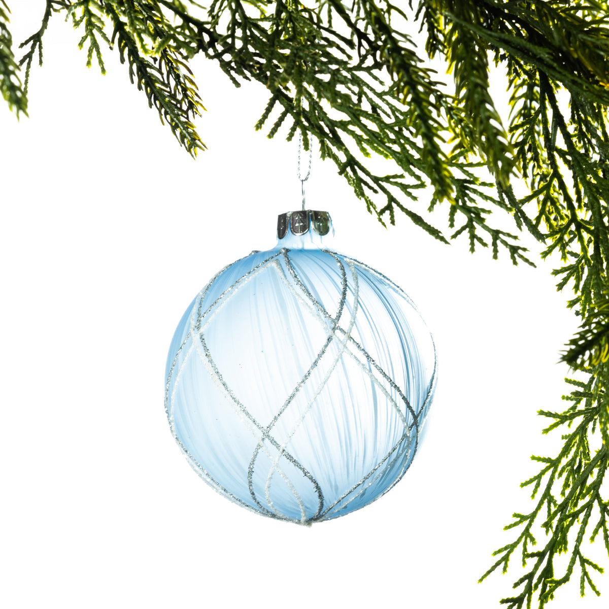Christmas Wishes Frosted White Glitter Flower Bauble Pale Blue – Pale blue glass bauble with a frosted finish and delicate white glitter floral detailing. The soft blue tone and shimmering design create a graceful, wintry addition to your festive decorations.