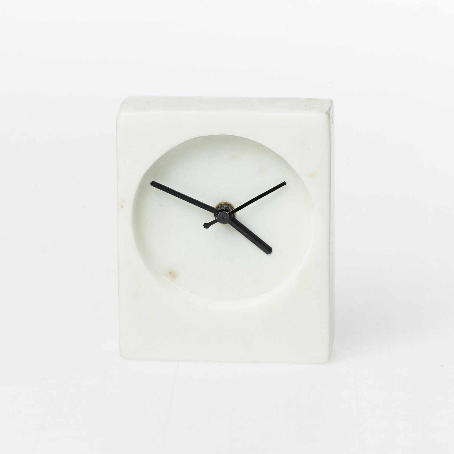 Solace Misha Marble Clock Table Décor