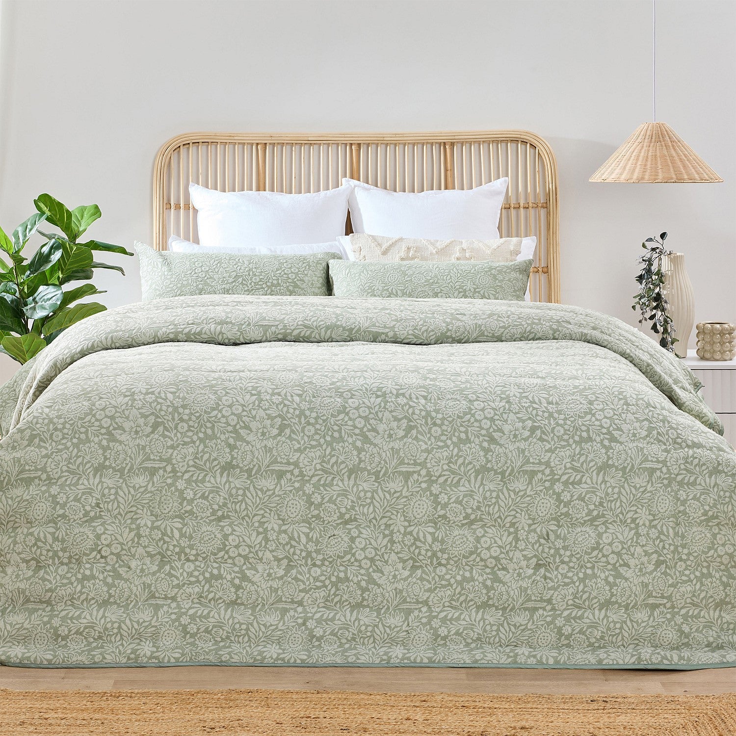 Gracious Living Keira Coverlet Set