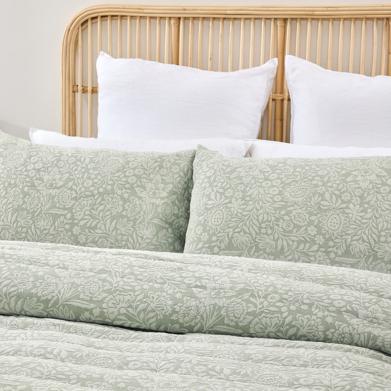 Gracious Living Keira Coverlet Set