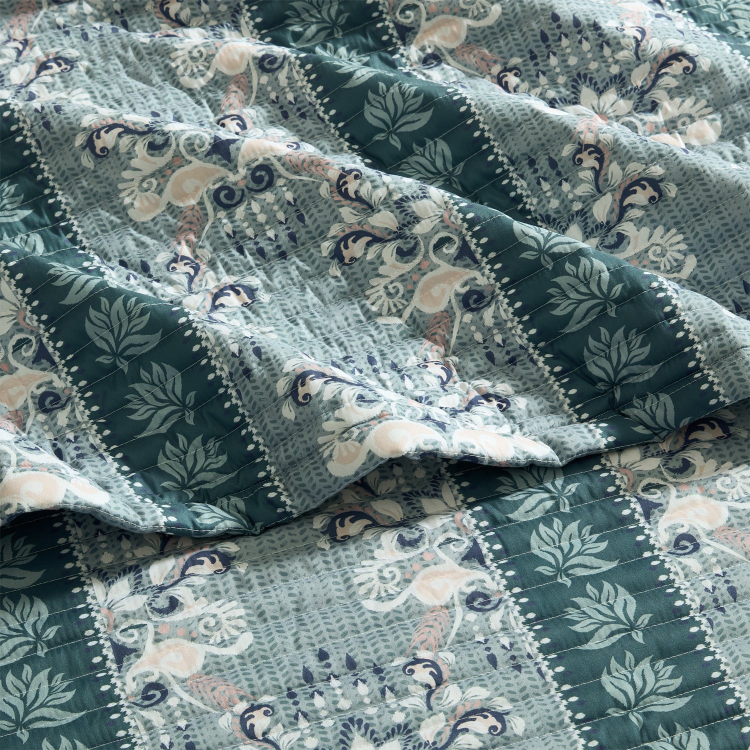 Logan & Mason Tilly Bedspread