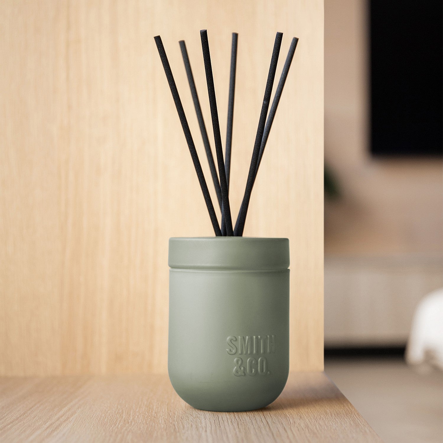 Smith & Co Diffuser