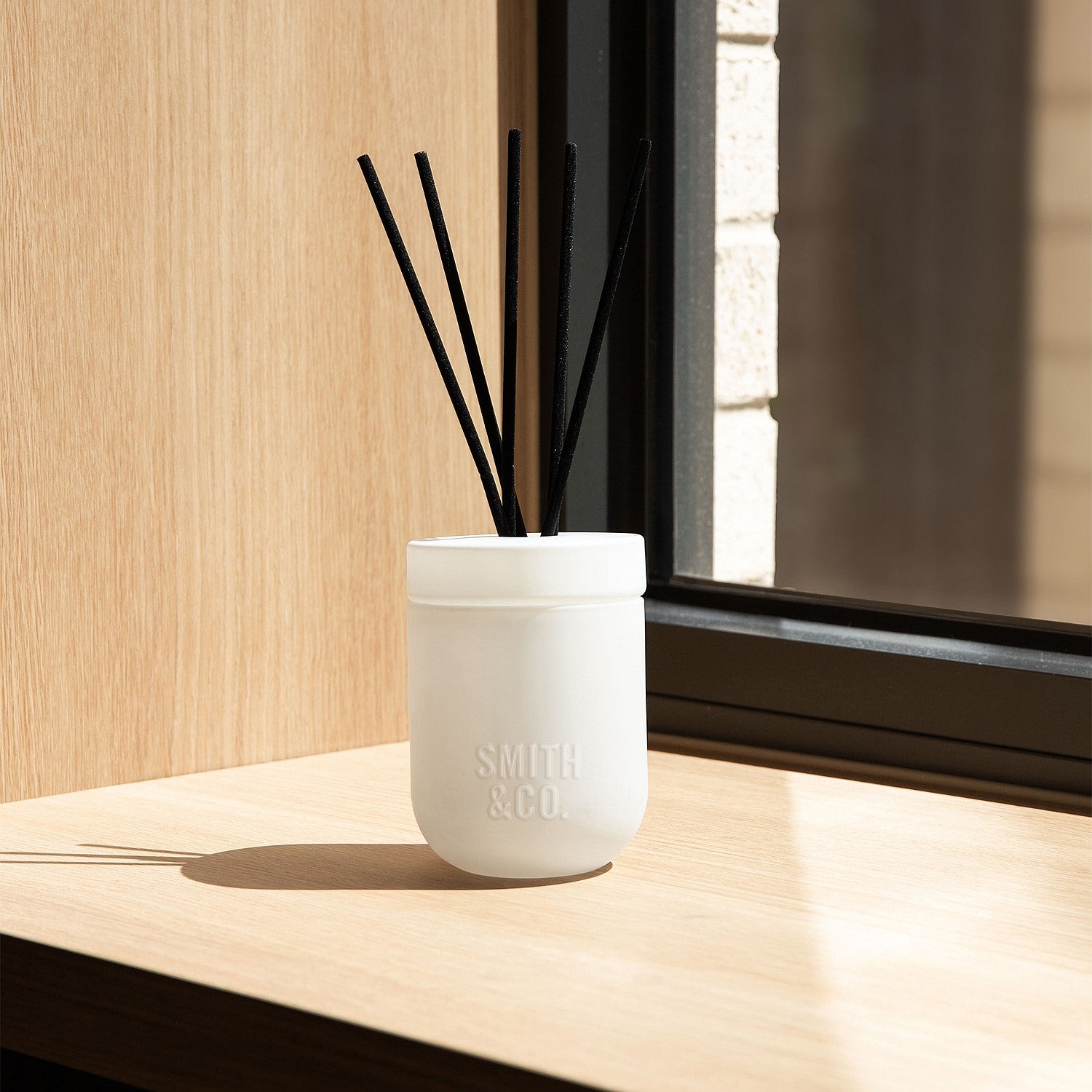 Smith & Co Diffuser