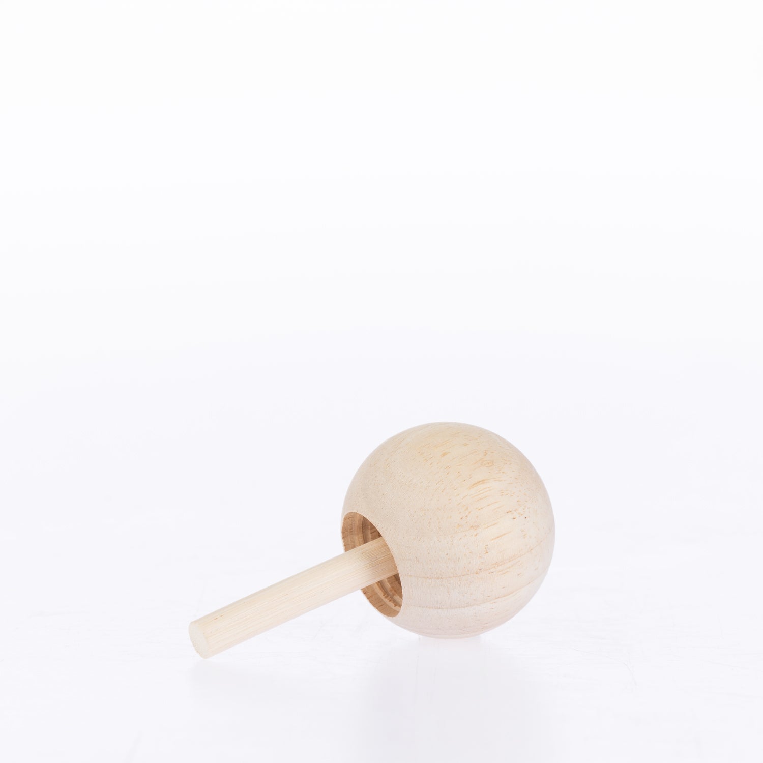 Close-up of the Design Plus Bhodi Reedless Diffuser 70ml in Patchouli, highlighting the decorative bottle and diffuser flower.