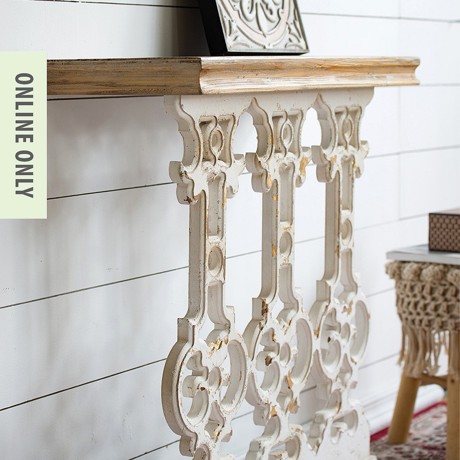 Gracious Living Lily Ornate Console Table