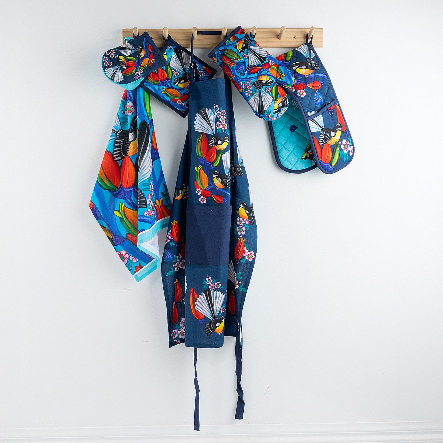 Design Plus Kiwiana Piwakawaka Oven Glove