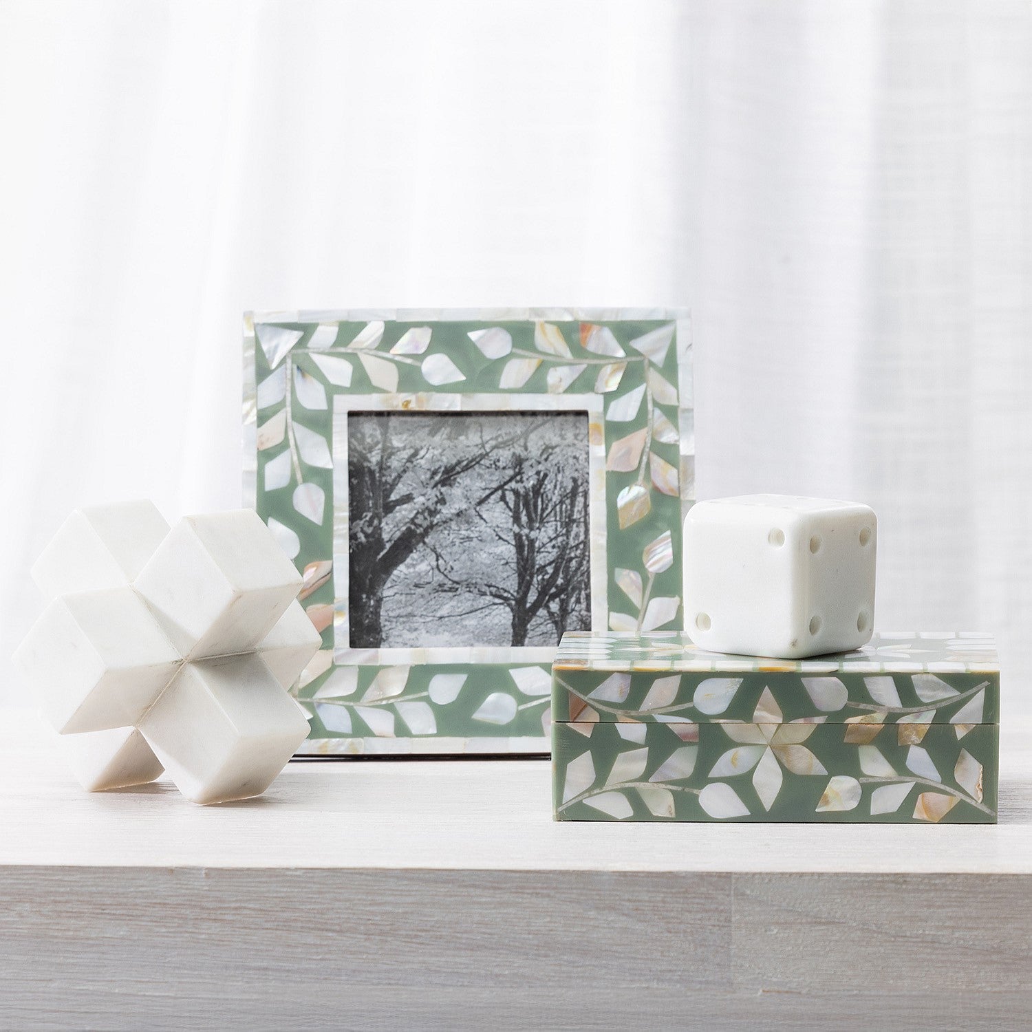 Solace Misha Marble Dice Table Décor