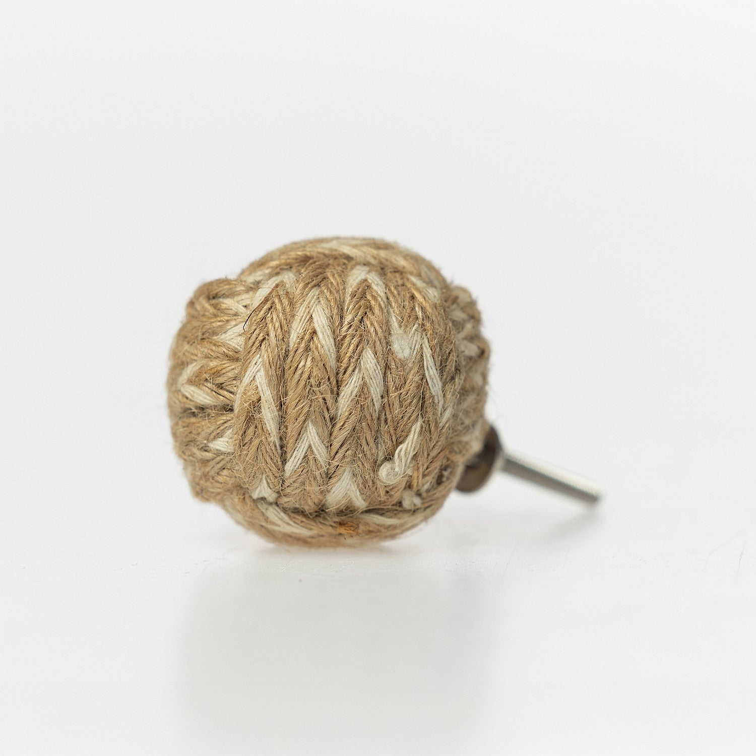 Round woven jute drawer knob with braided natural fibre detailing and metal screw fitting.
