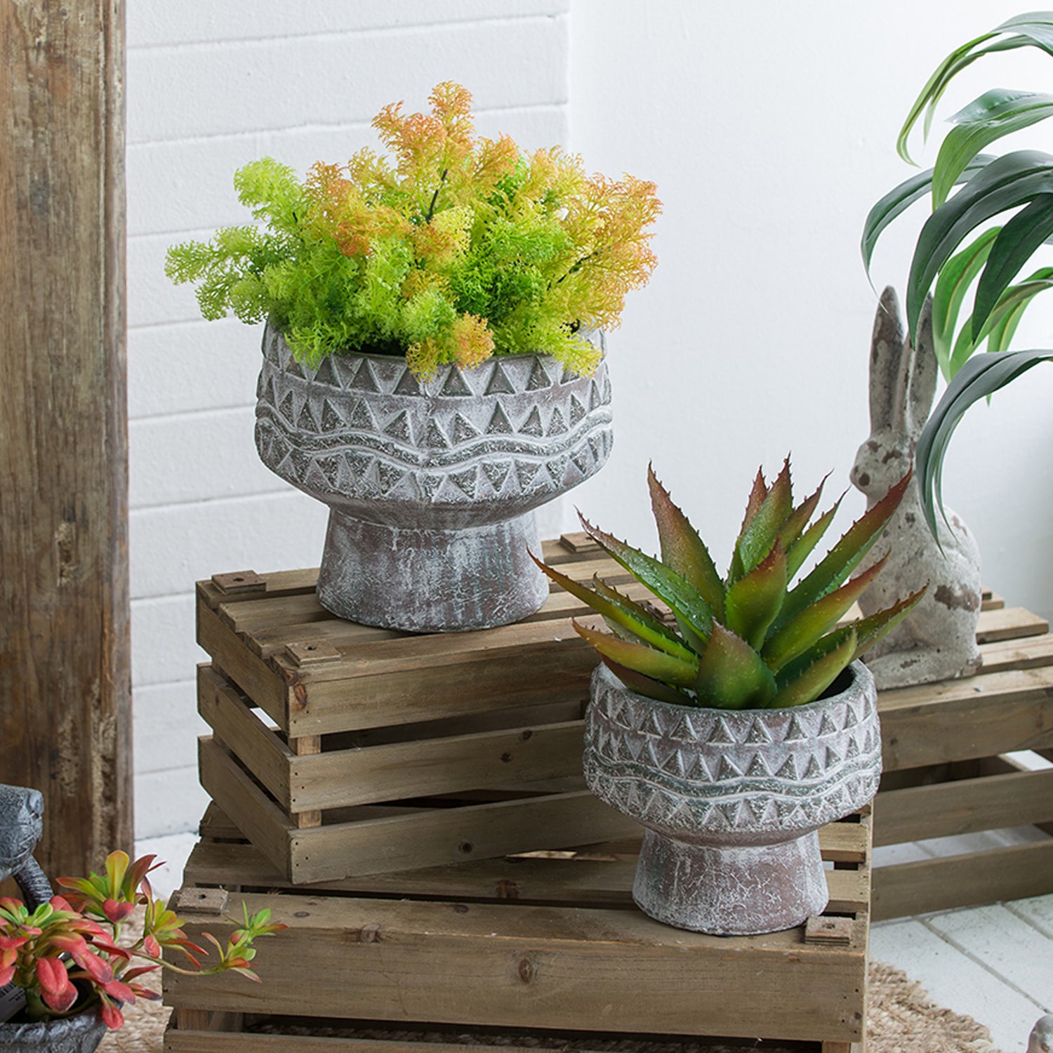 Outsidings Tay Terracotta Pedestal Planter