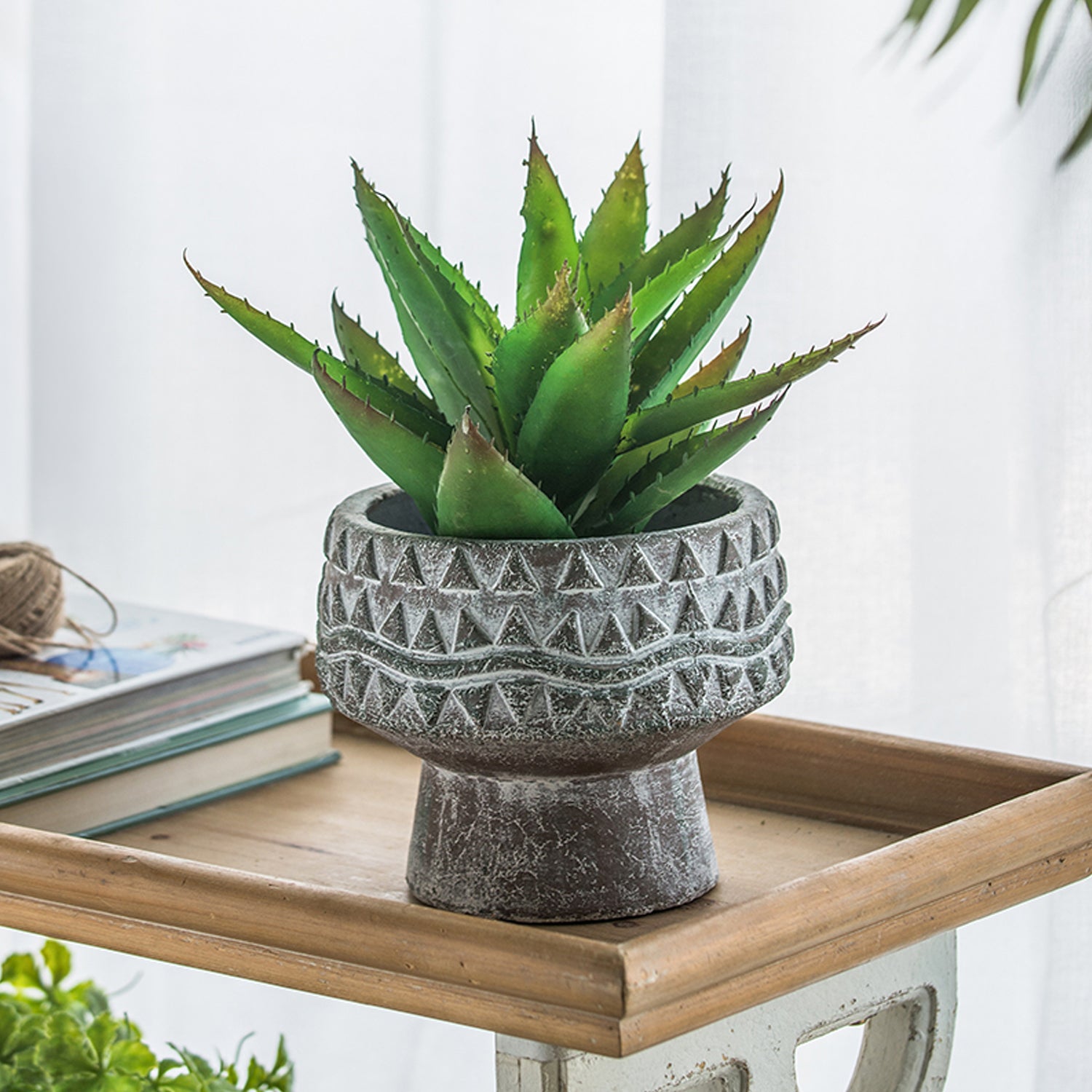 Outsidings Tay Terracotta Pedestal Planter