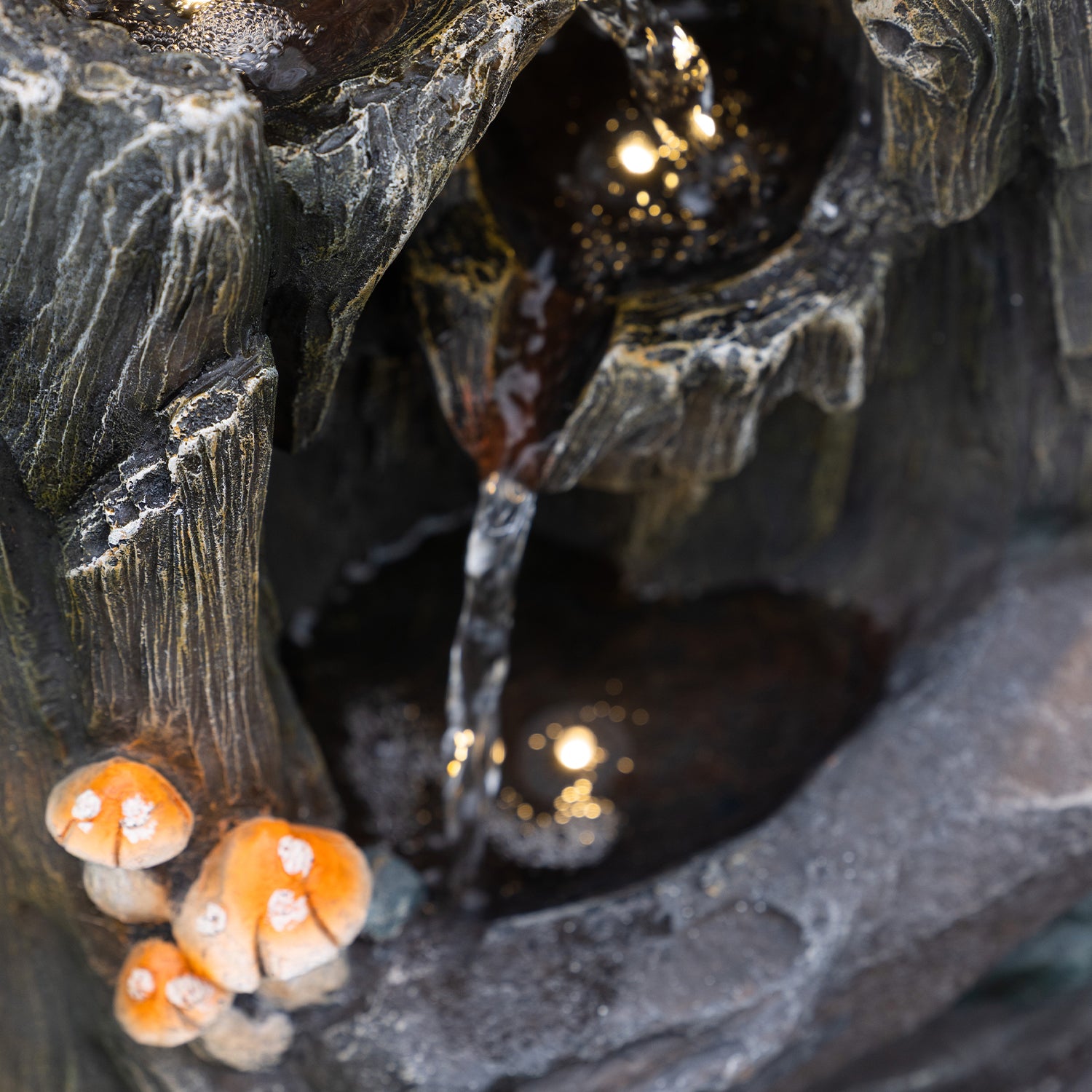 Outsidings Mushrooms Water Feature