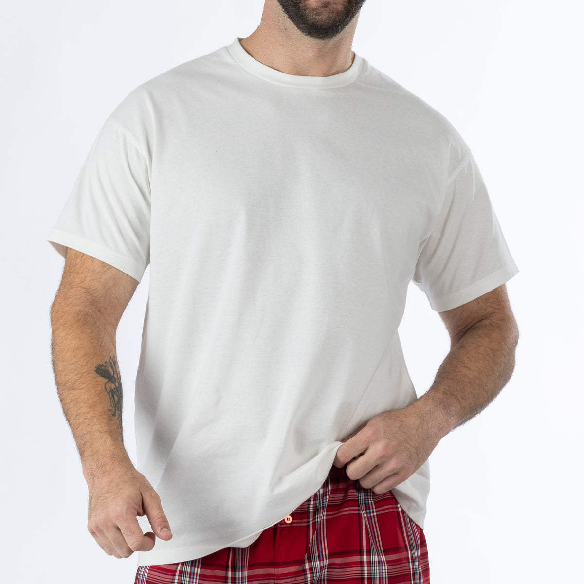 Close-up of the plain white short-sleeve T-shirt from the Design Plus Men’s Check PJ Set Red.