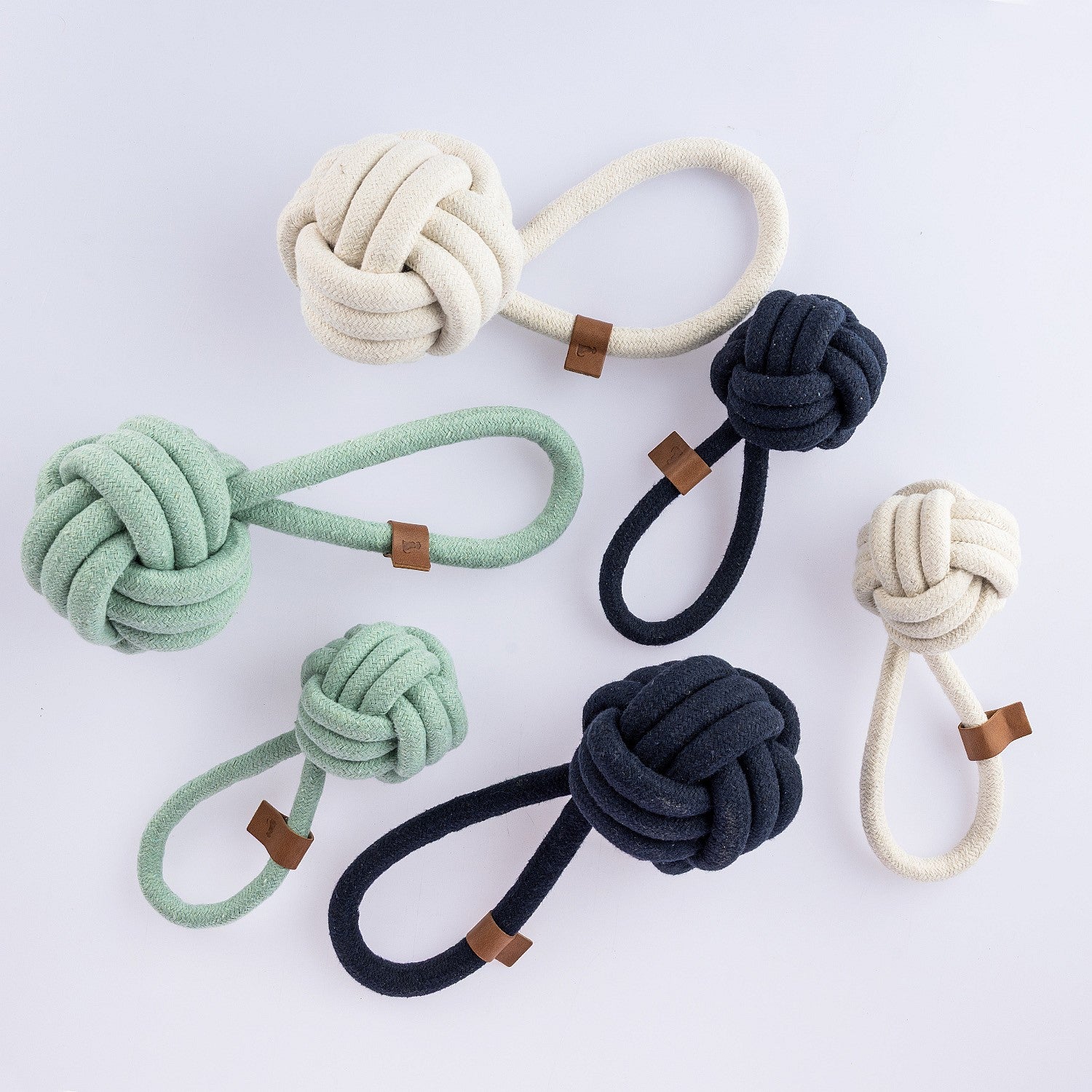 bb&b Pets  Remi Chew Ball & Rope 30x12cm