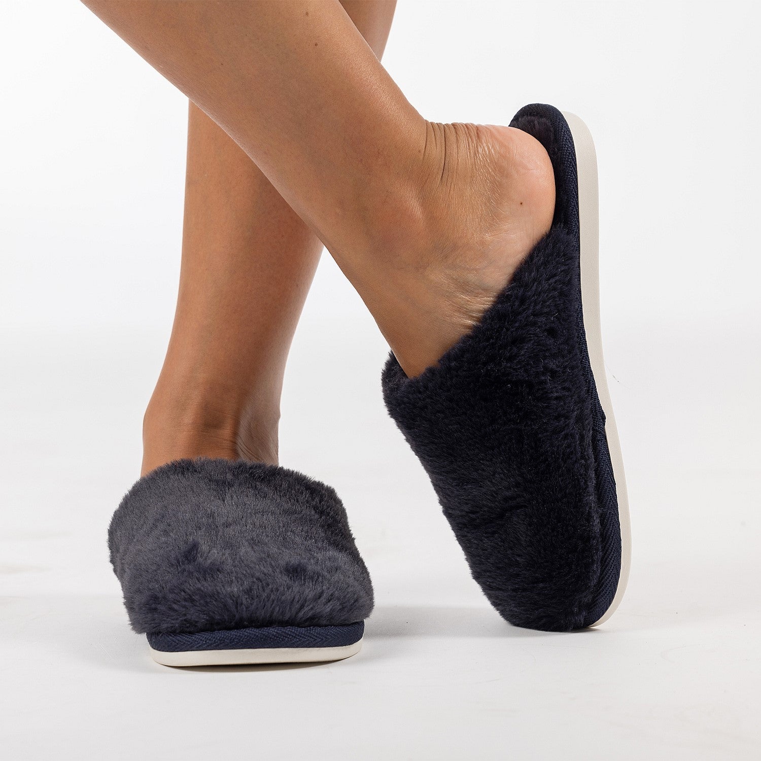 bb&b Sleep Harper Fluffy Slippers