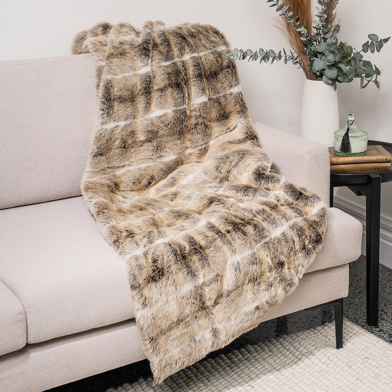 Design Republique Chester Faux Fur Throw Brown