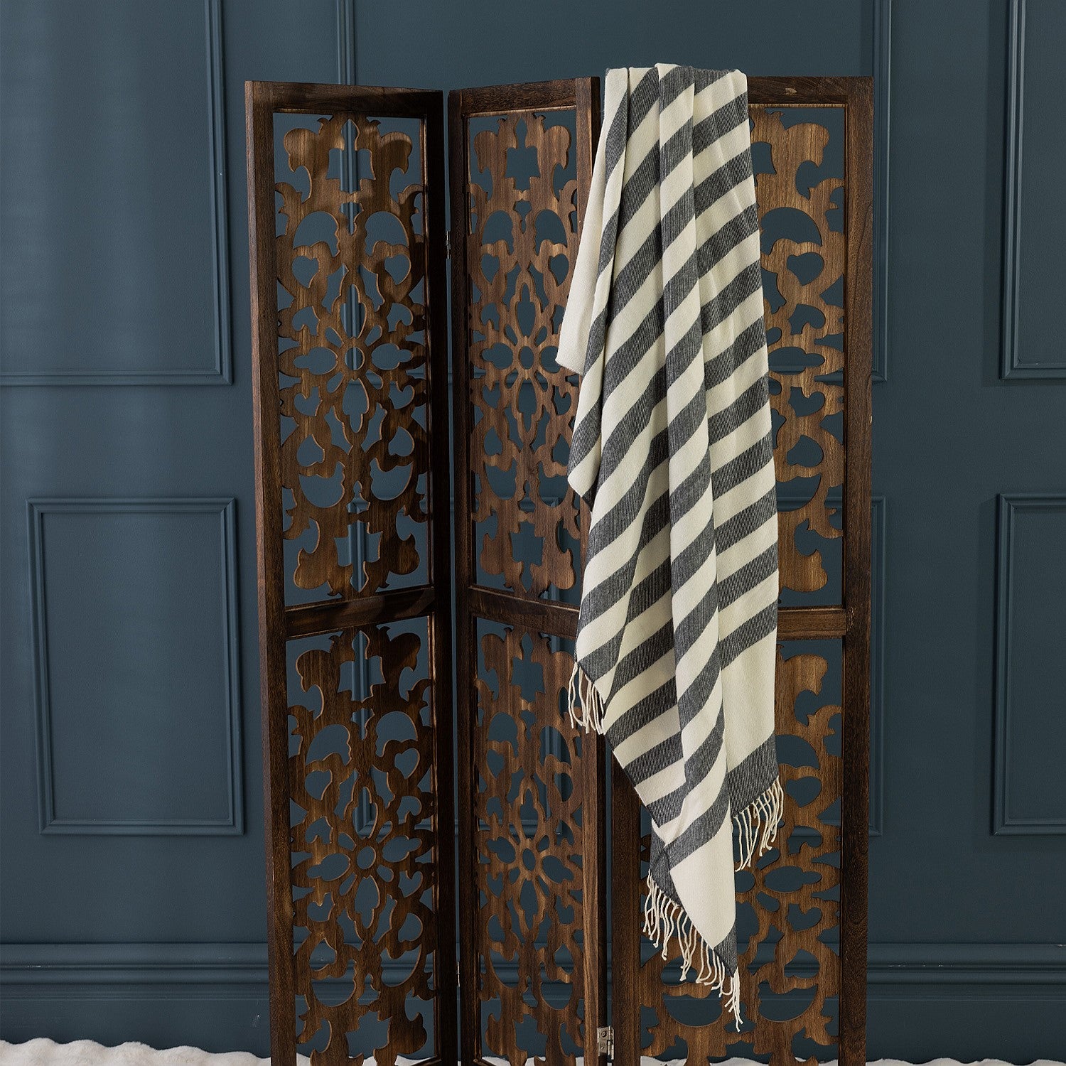 Design Republique Cole Stripe Throw