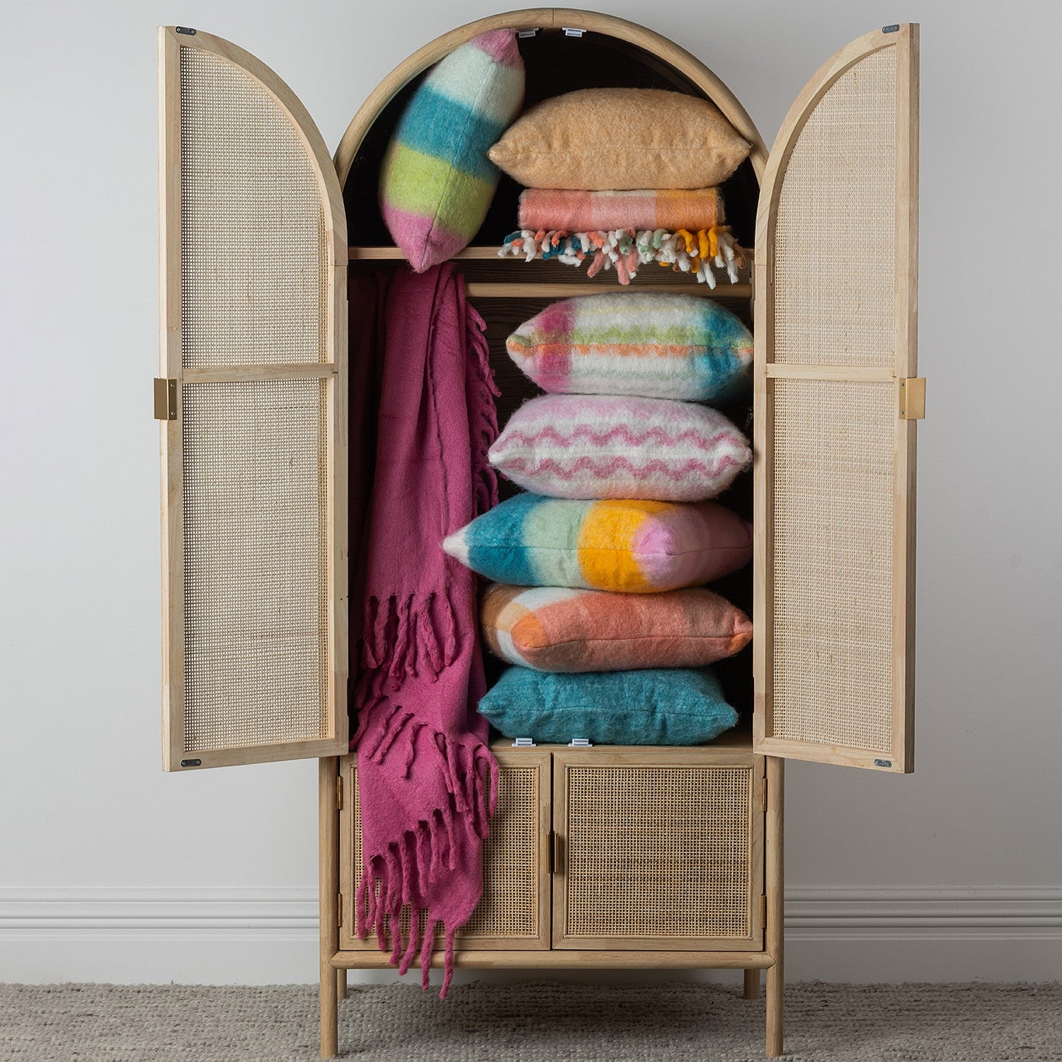 Marlo Nova Throw Bold Check