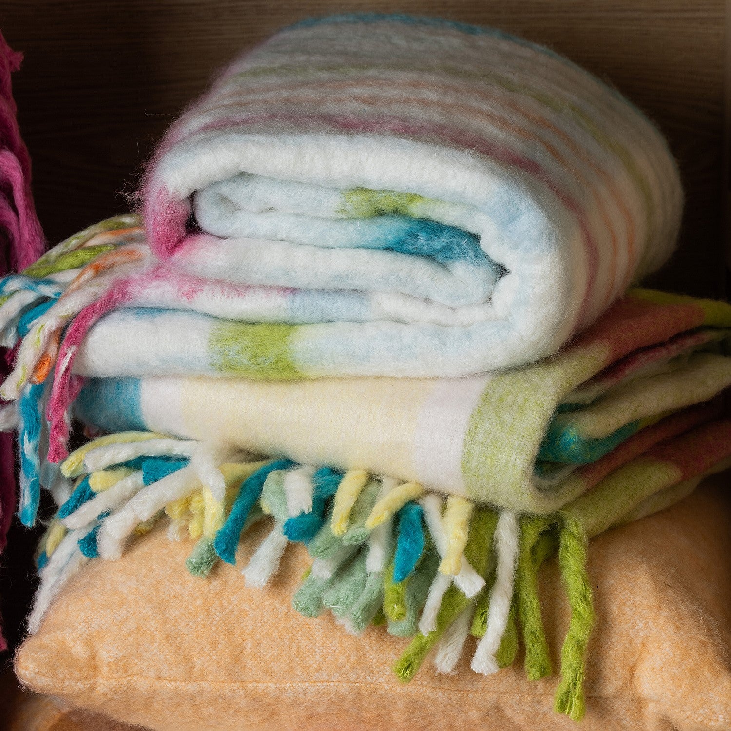 Marlo Nova Throw Soft Check