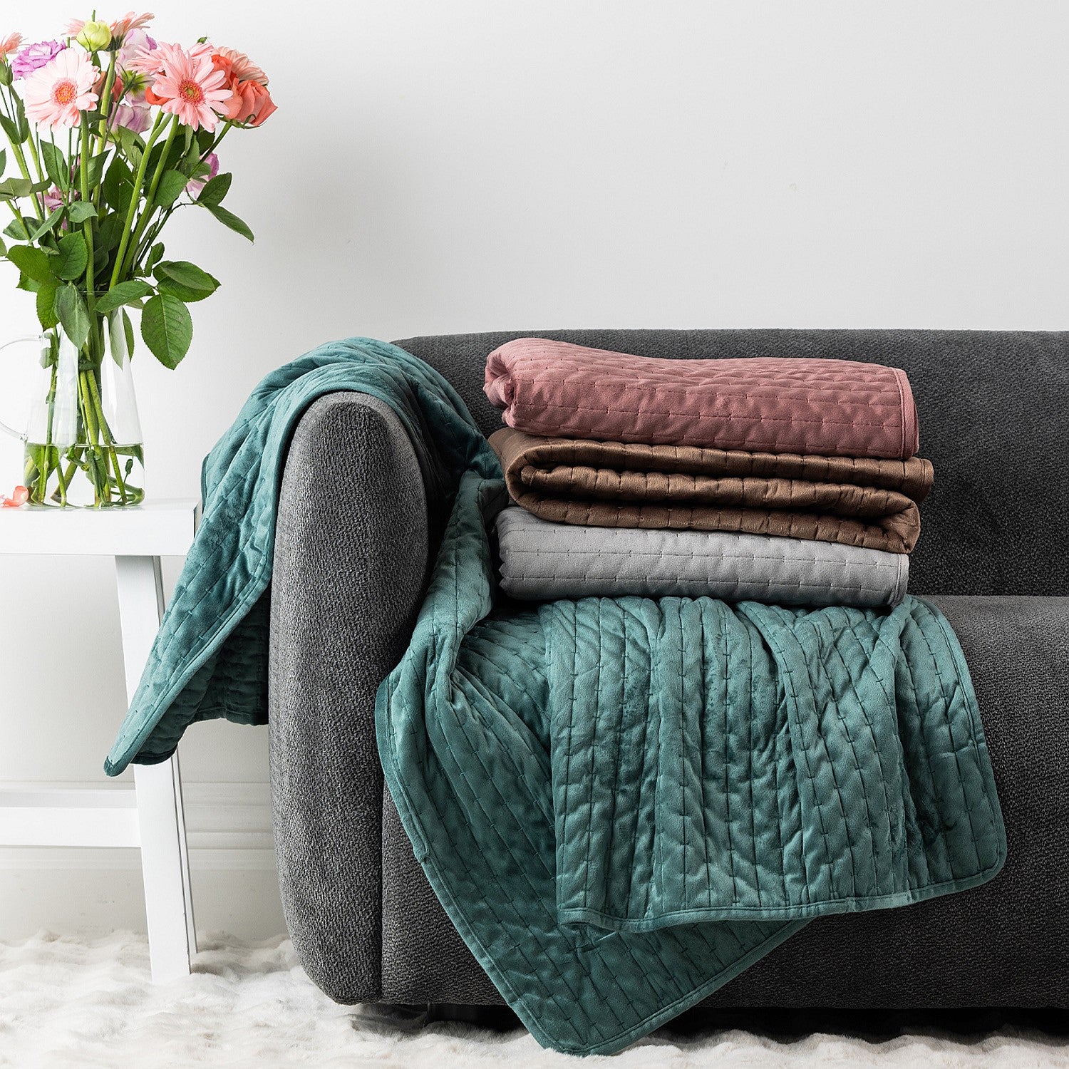 Design Republique Darcy Velvet Throw