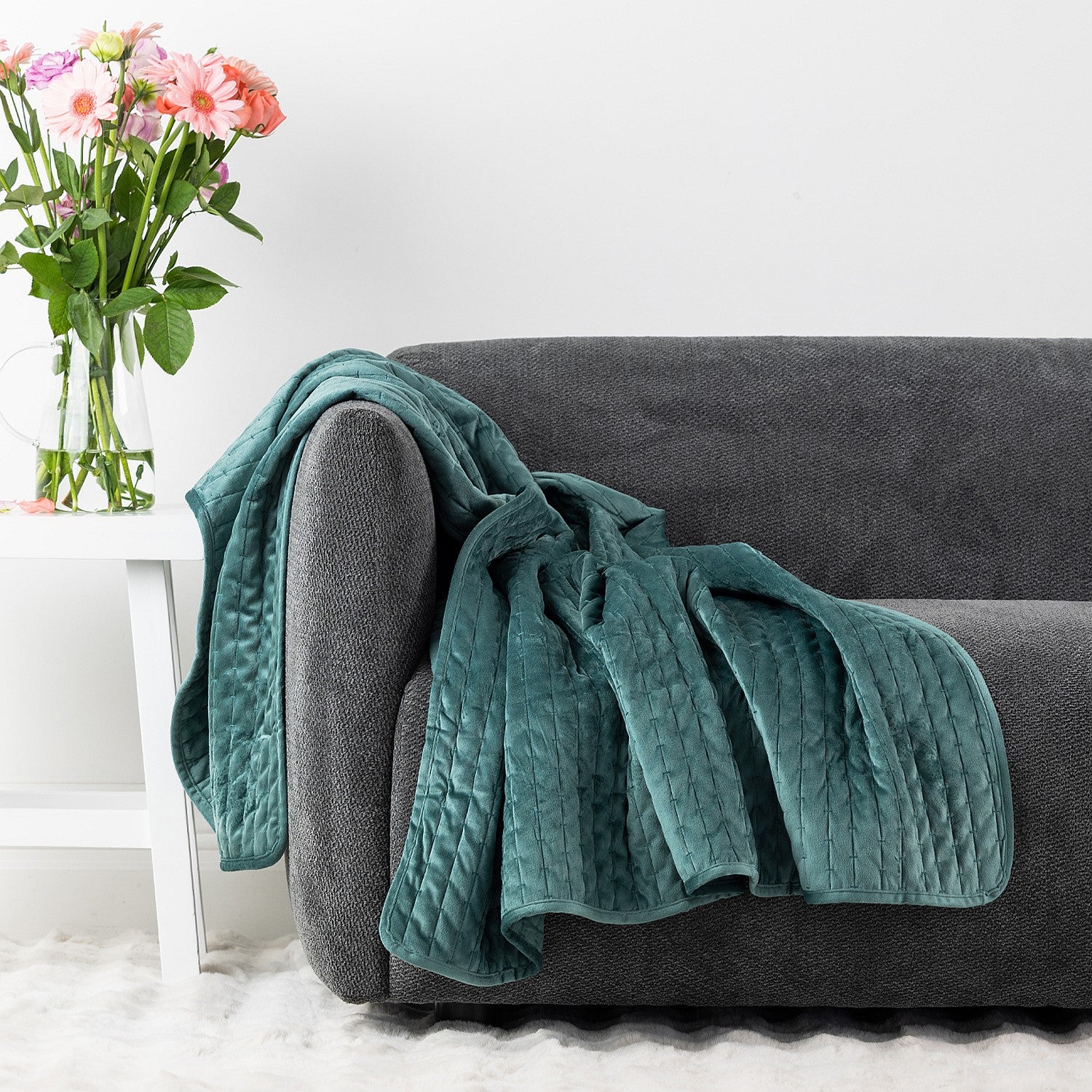 Design Republique Darcy Velvet Throw