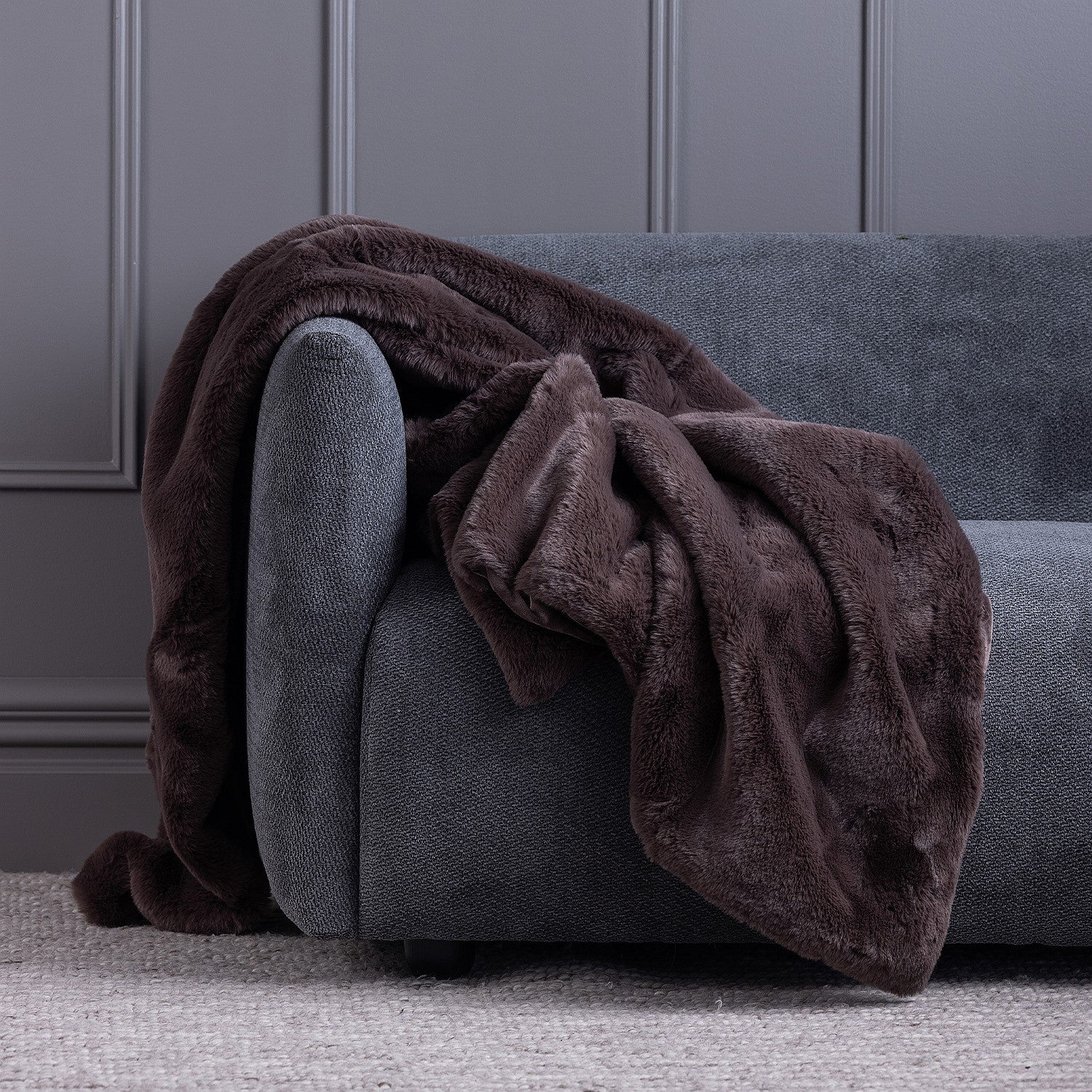 Design Republique Evelyn Faux Fur Throws