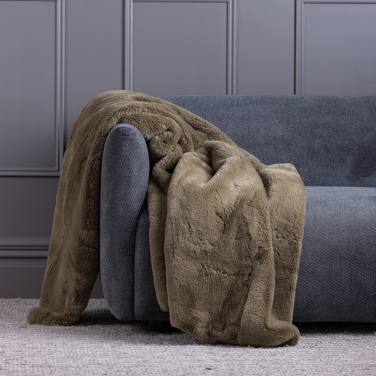 Design Republique Evelyn Faux Fur Throws