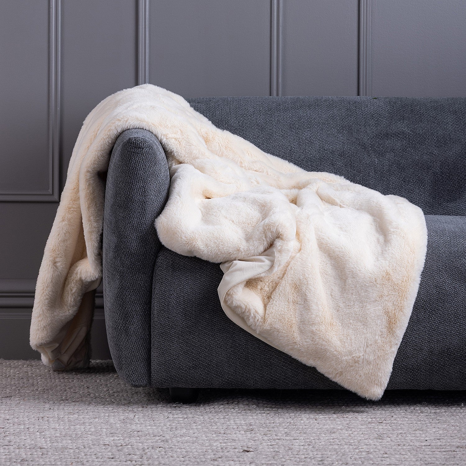 Design Republique Evelyn Faux Fur Throws