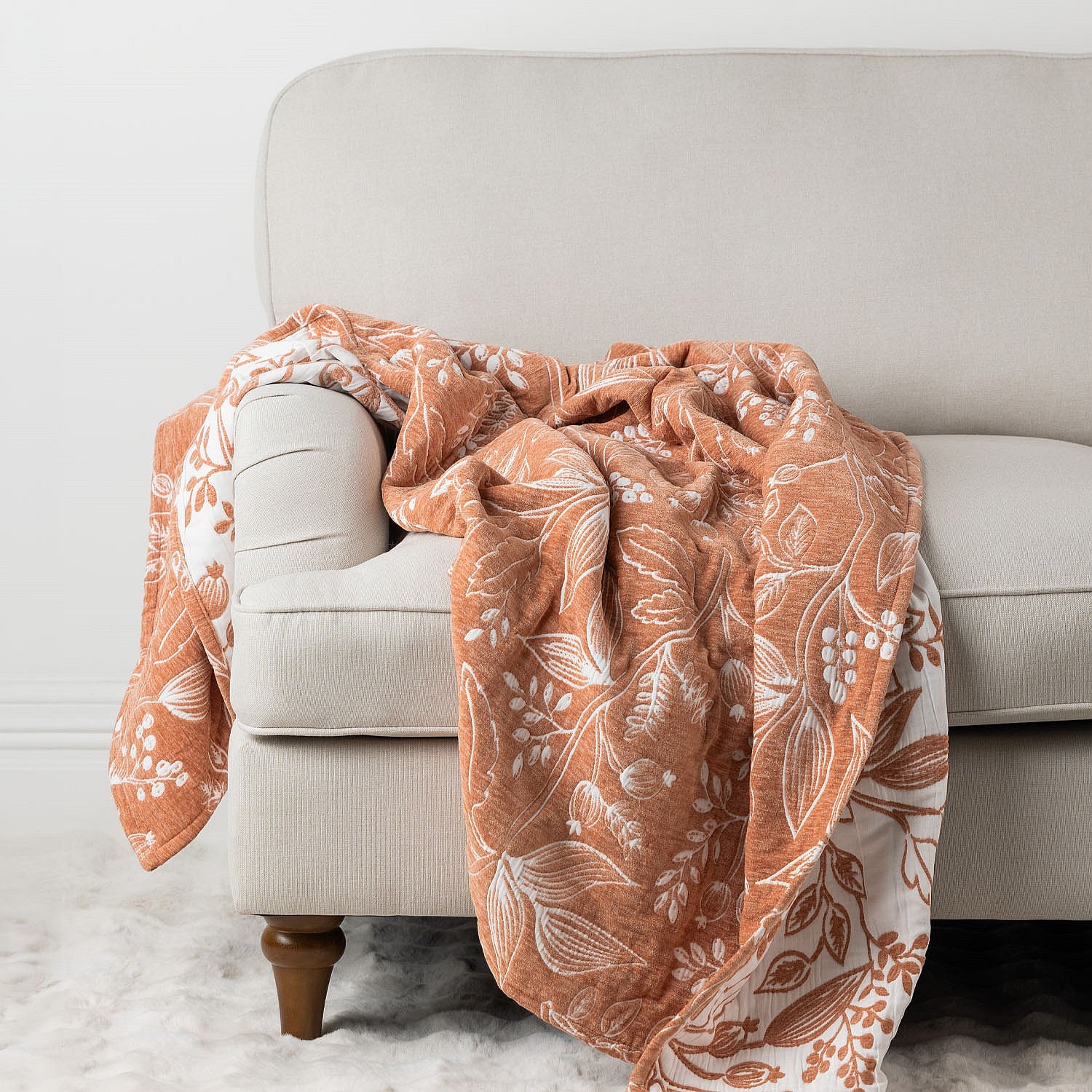 Design Republique Sienna Floral Throw
