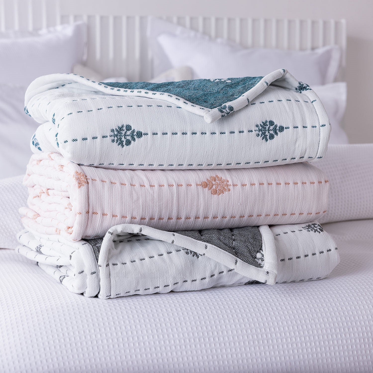 Design Republique Asha Throw