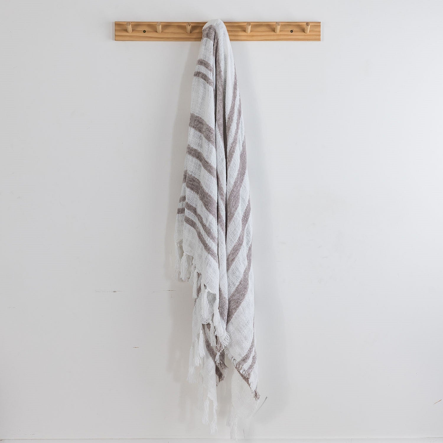 Design Republique Stowe Stripe Throw