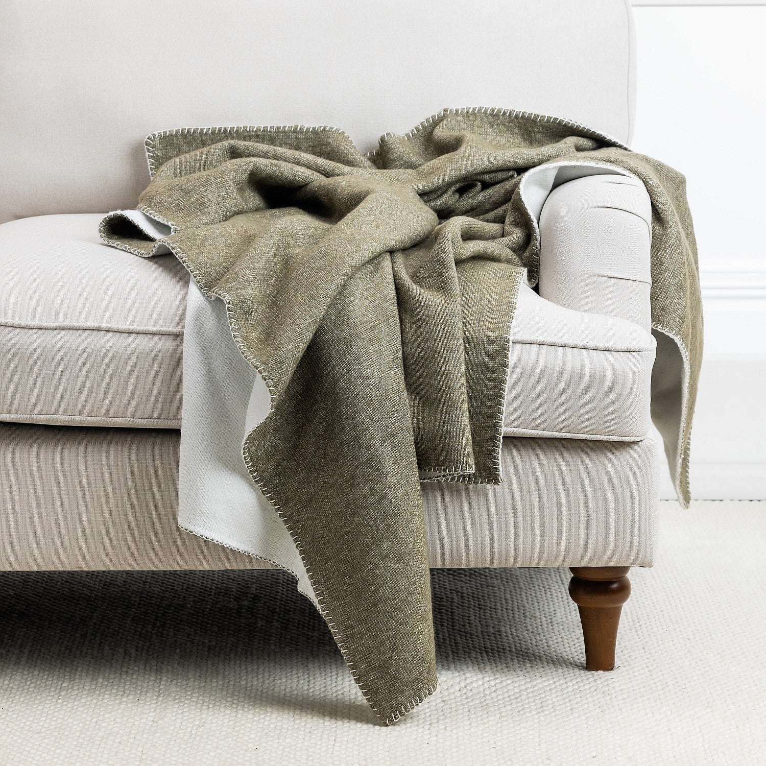 Design Republique Bayside Throw
