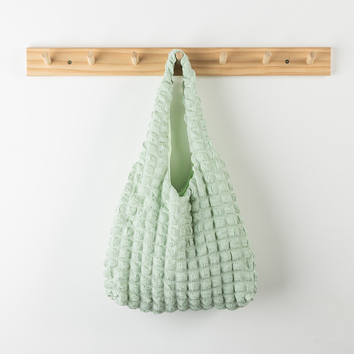 Design Plus Kira Seersucker Tote Bag