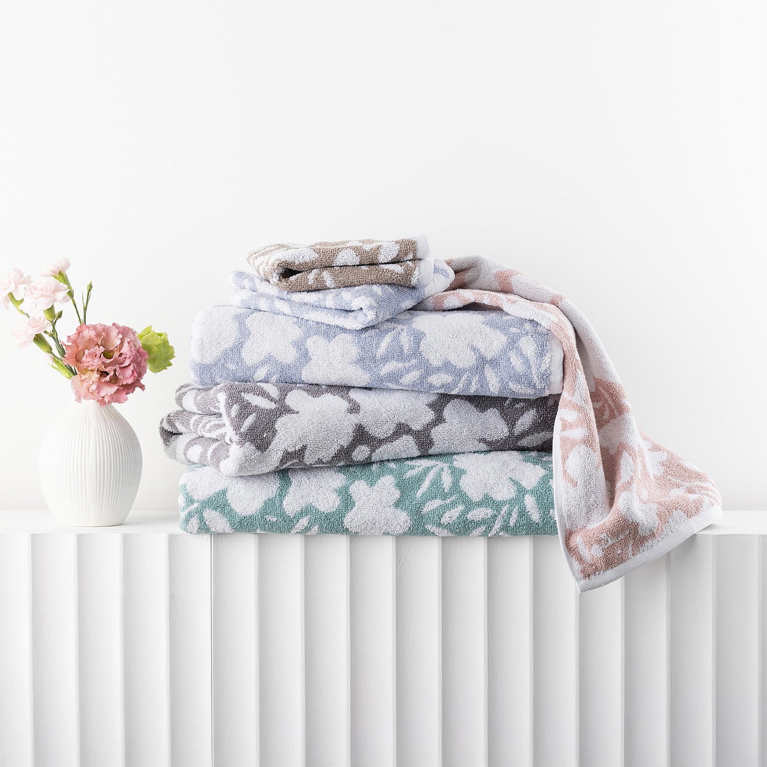 Gracious Living Ashley Floral Bath Sheet