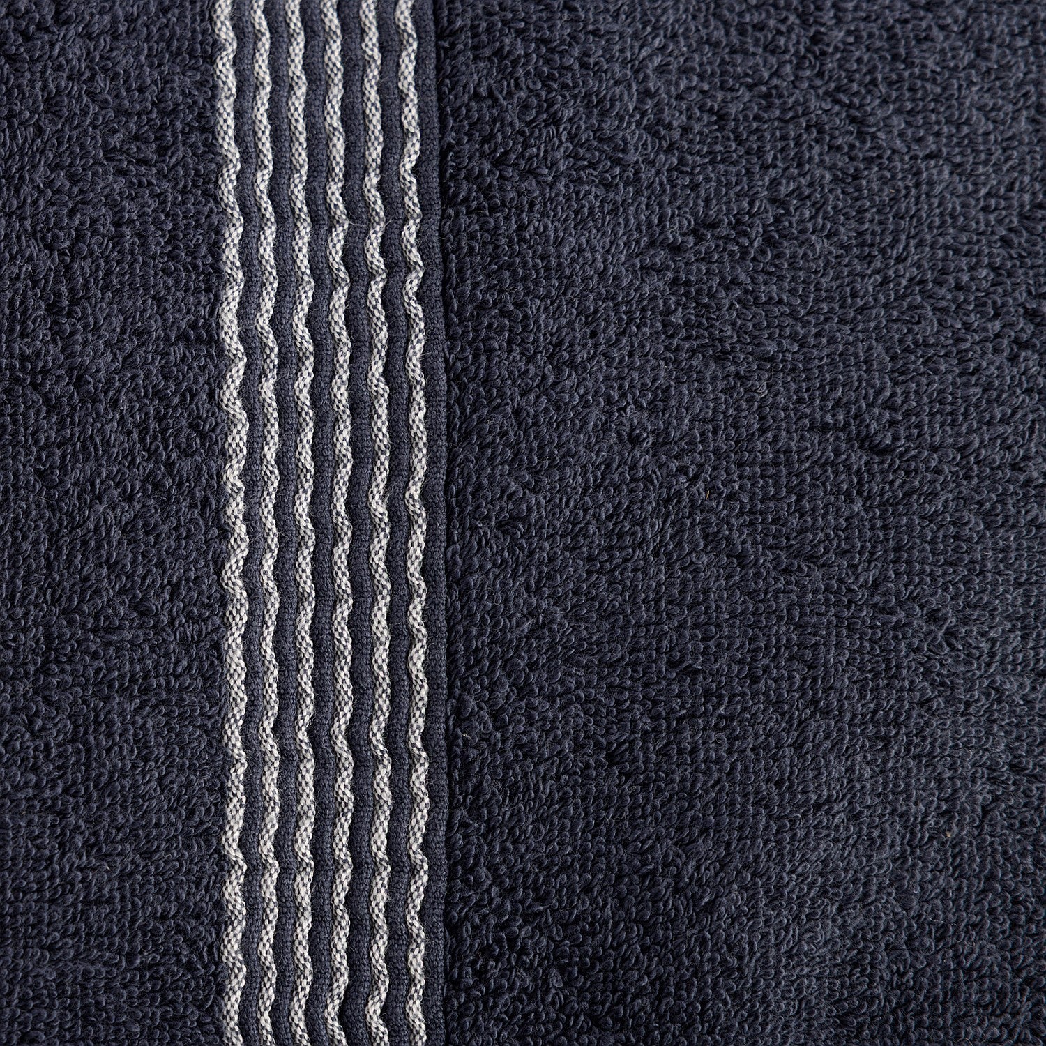 Design Republique Thea Contrast Bath Towel
