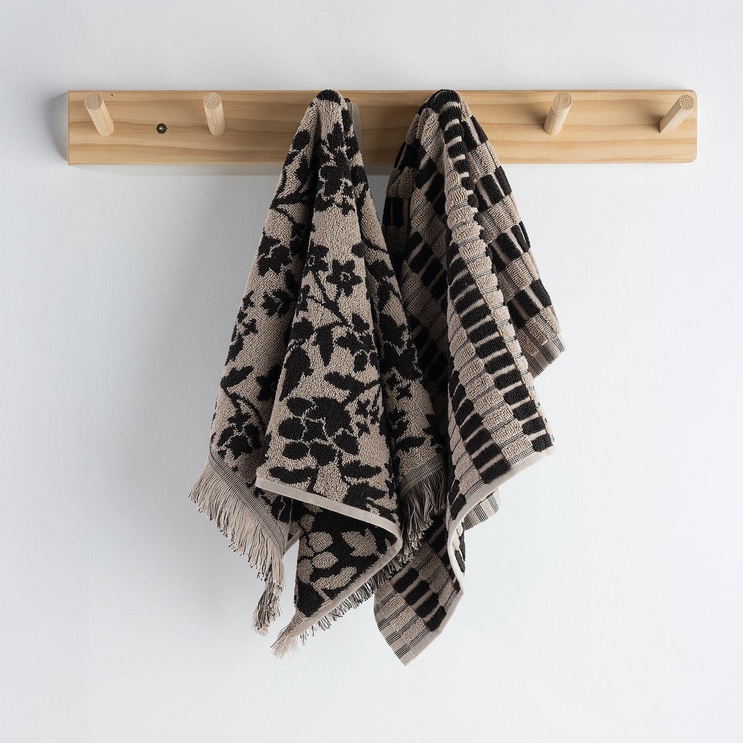 Fieldcrest Kim 2 Pack Hand Towel Set