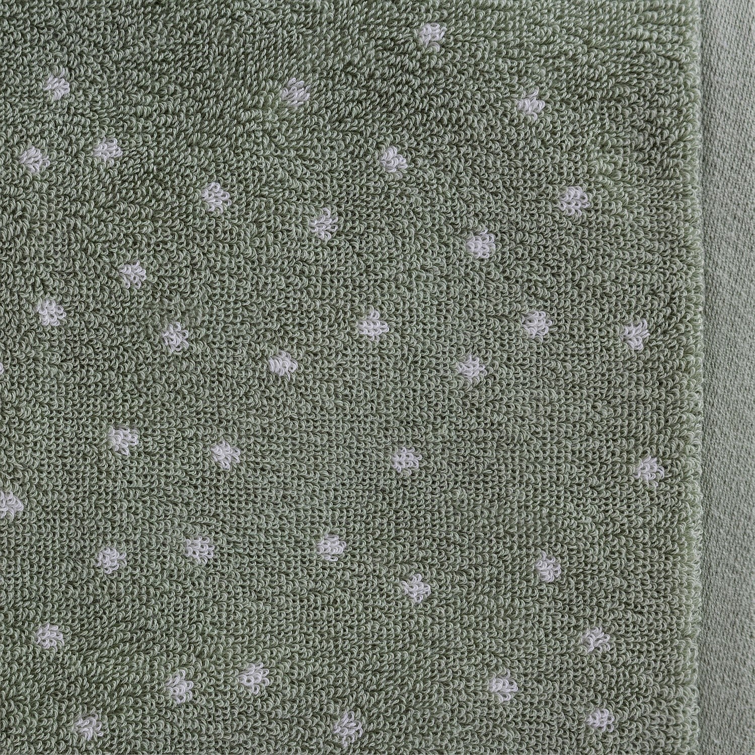 Gracious Living Polka Dot Bath Towel 500gsm