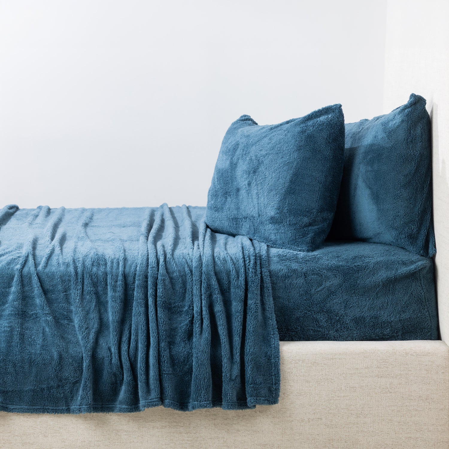 Blue textured sheet set
