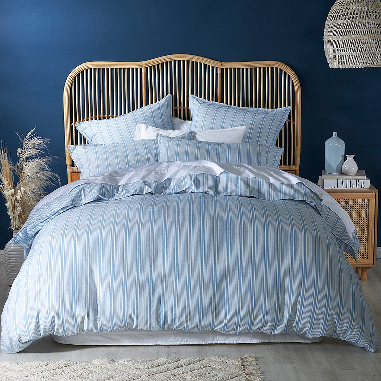 Blair Crest Black Bedding Set