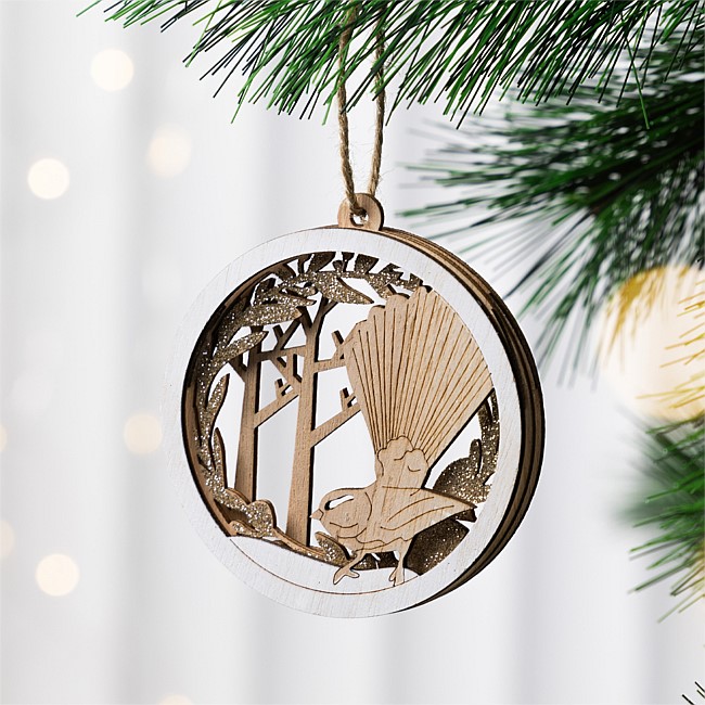 Christmas Wishes Wood Fantail In Circle Hanging Decoration