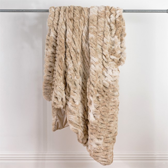 Design Republique Mason Rouched Faux Fur Blanket Design Republique Mason Rouched Faux Fur Blanket